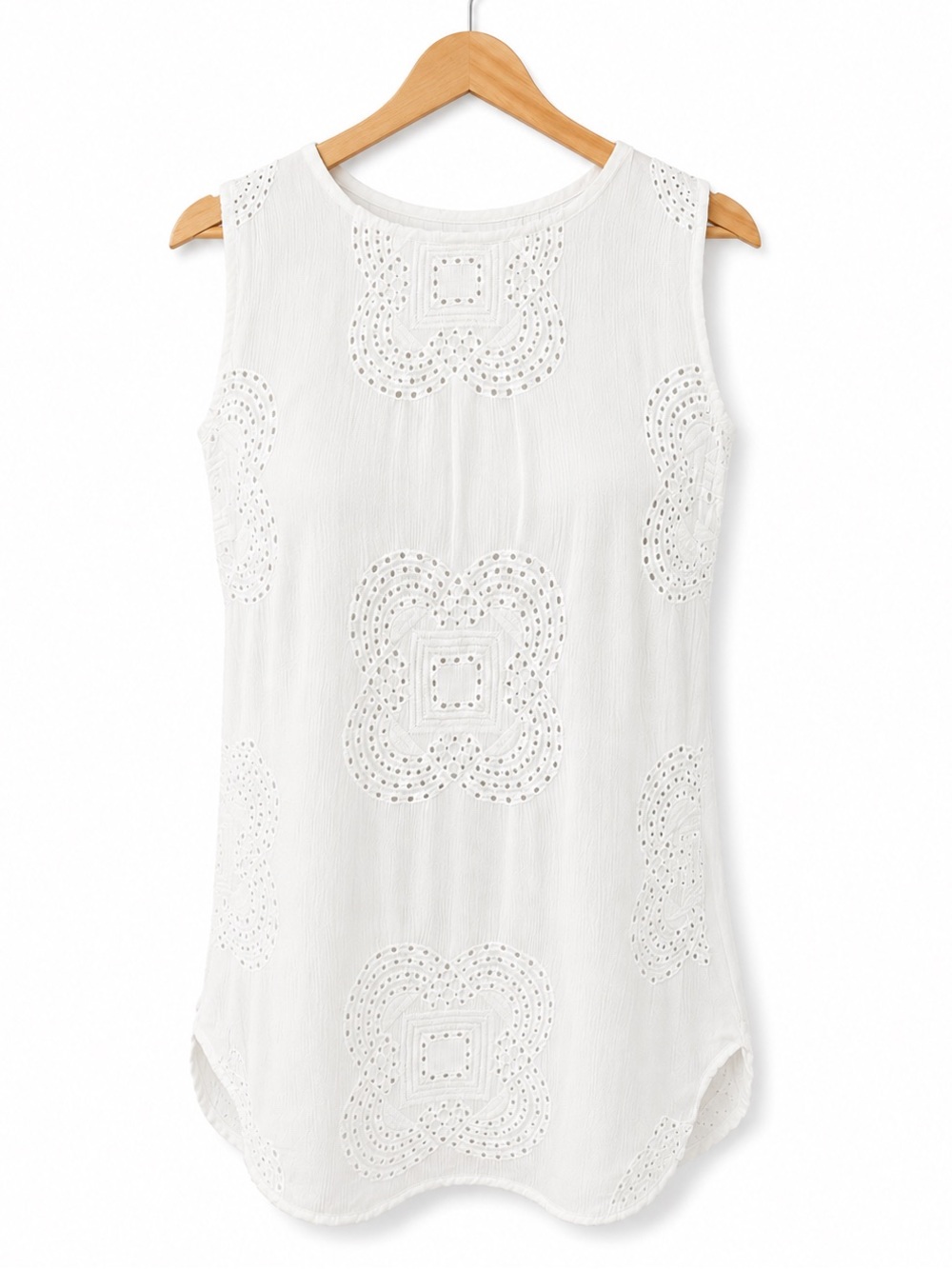 Daniel Rainn Anthropologie White Embroidered Sleeveless Blouse Medium Boho Top